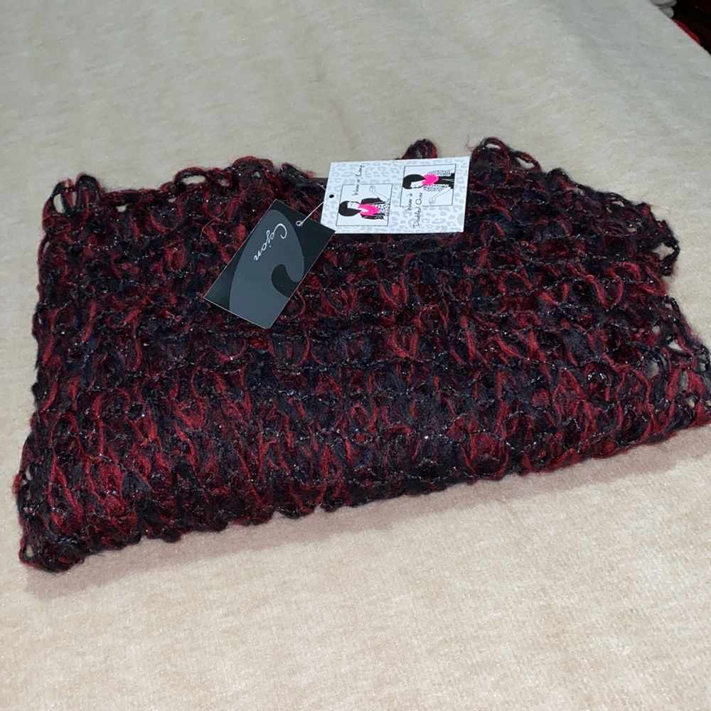 NWT Cejon Scarf!!